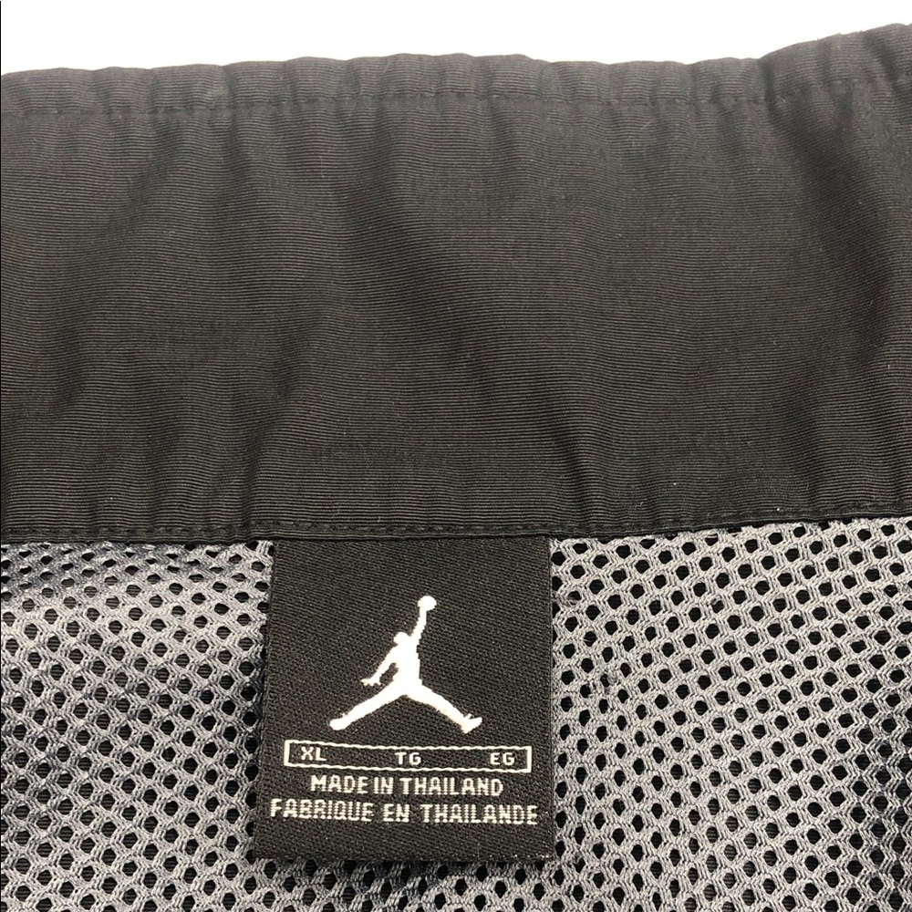 ⛹️♂️Jordan Men's Black Windbreaker Jacket - Picture 2 of 14